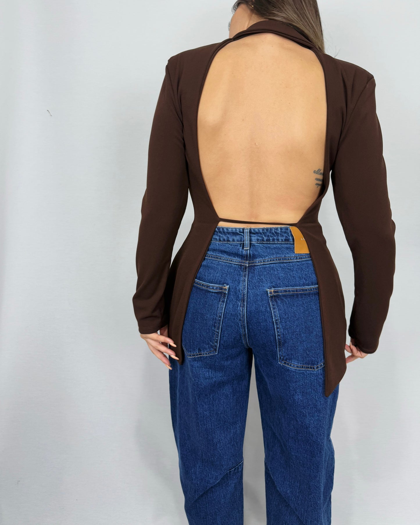 BLAZER ESCOTE MARRÓN