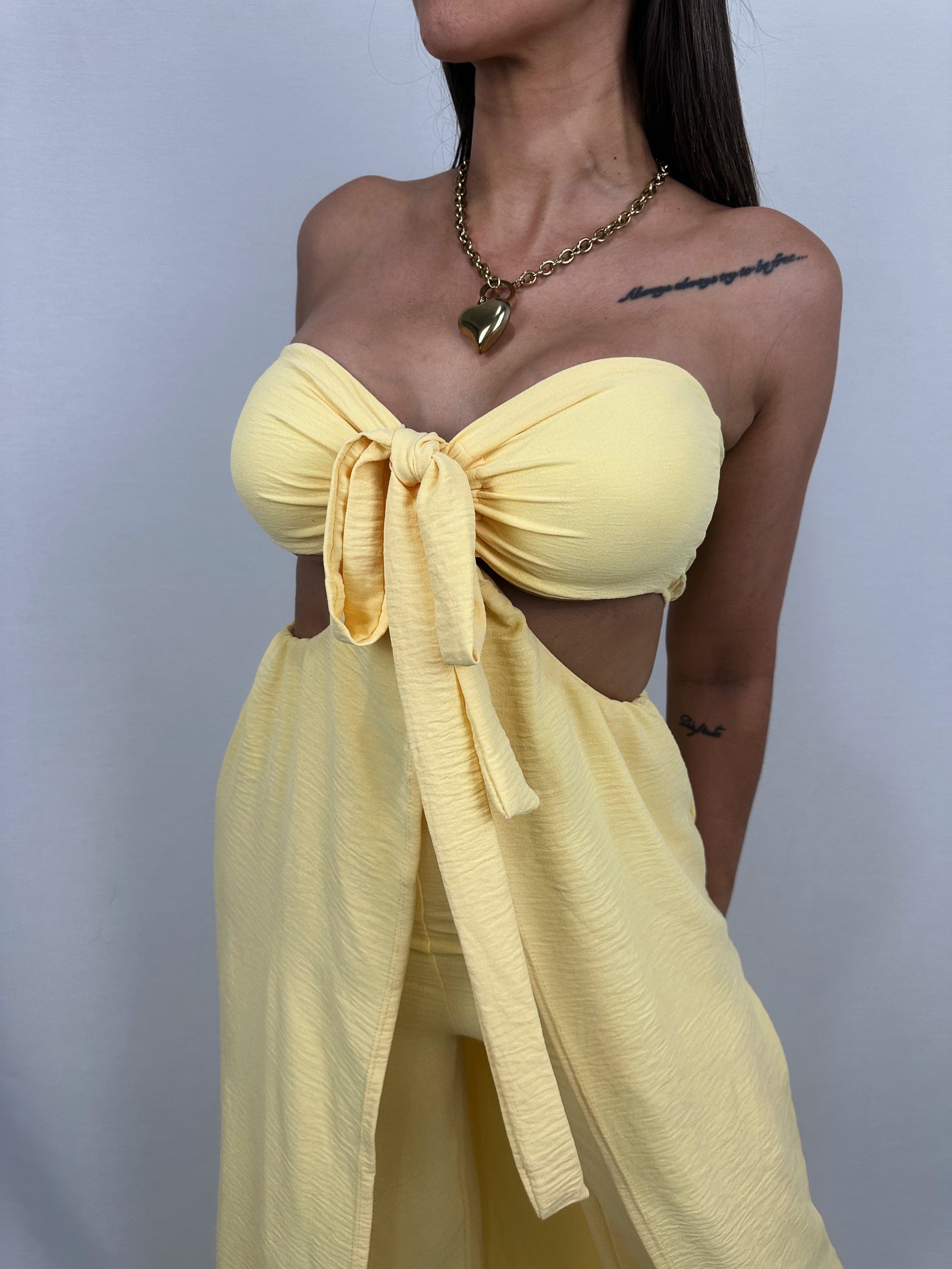 MONO AMARILLO