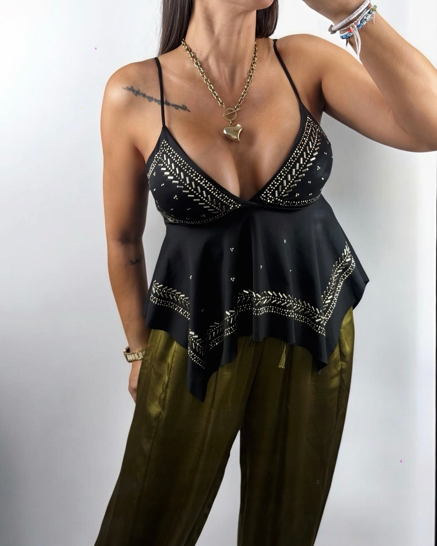TOP BLACK DETAIL GOLD