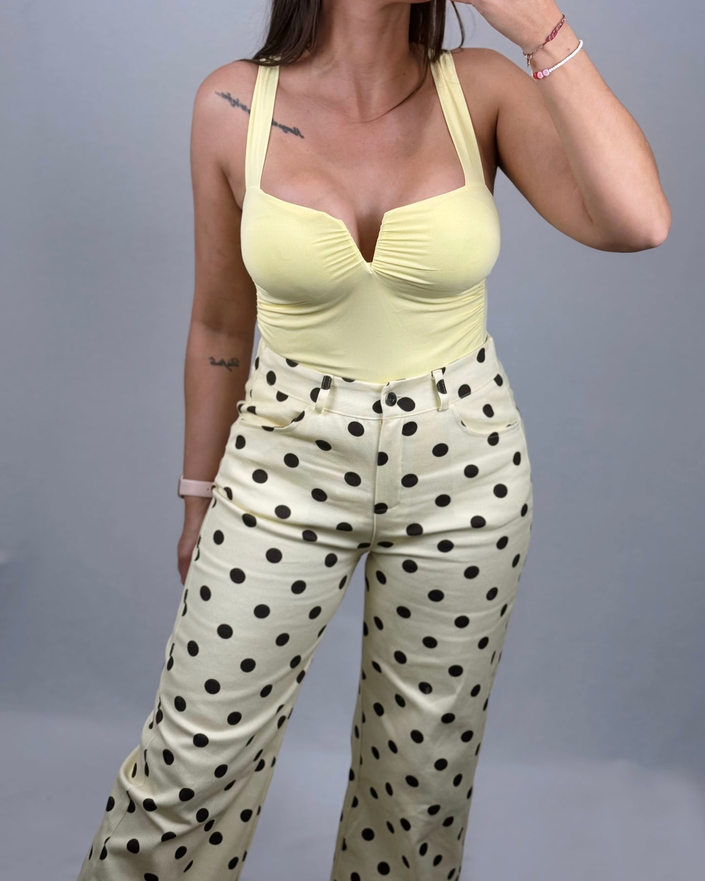 BODY V YELLOW