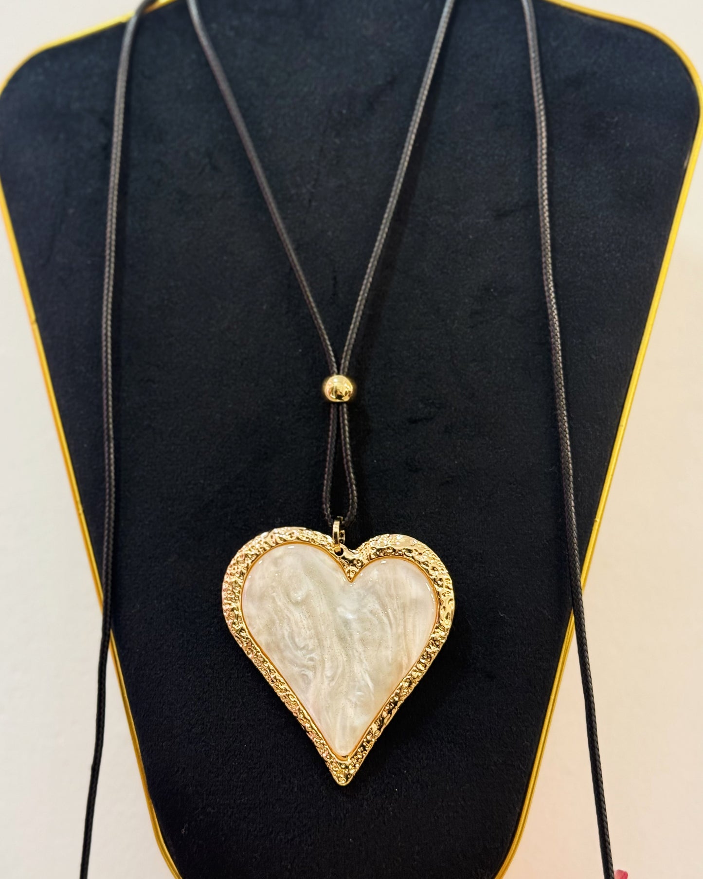 COLLAR MAXI CORA NÁCAR