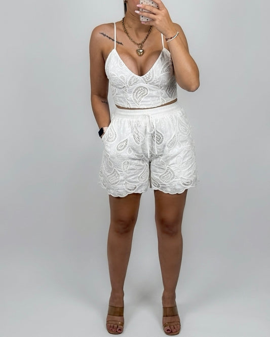 SHORT CALAD WHITE LUM