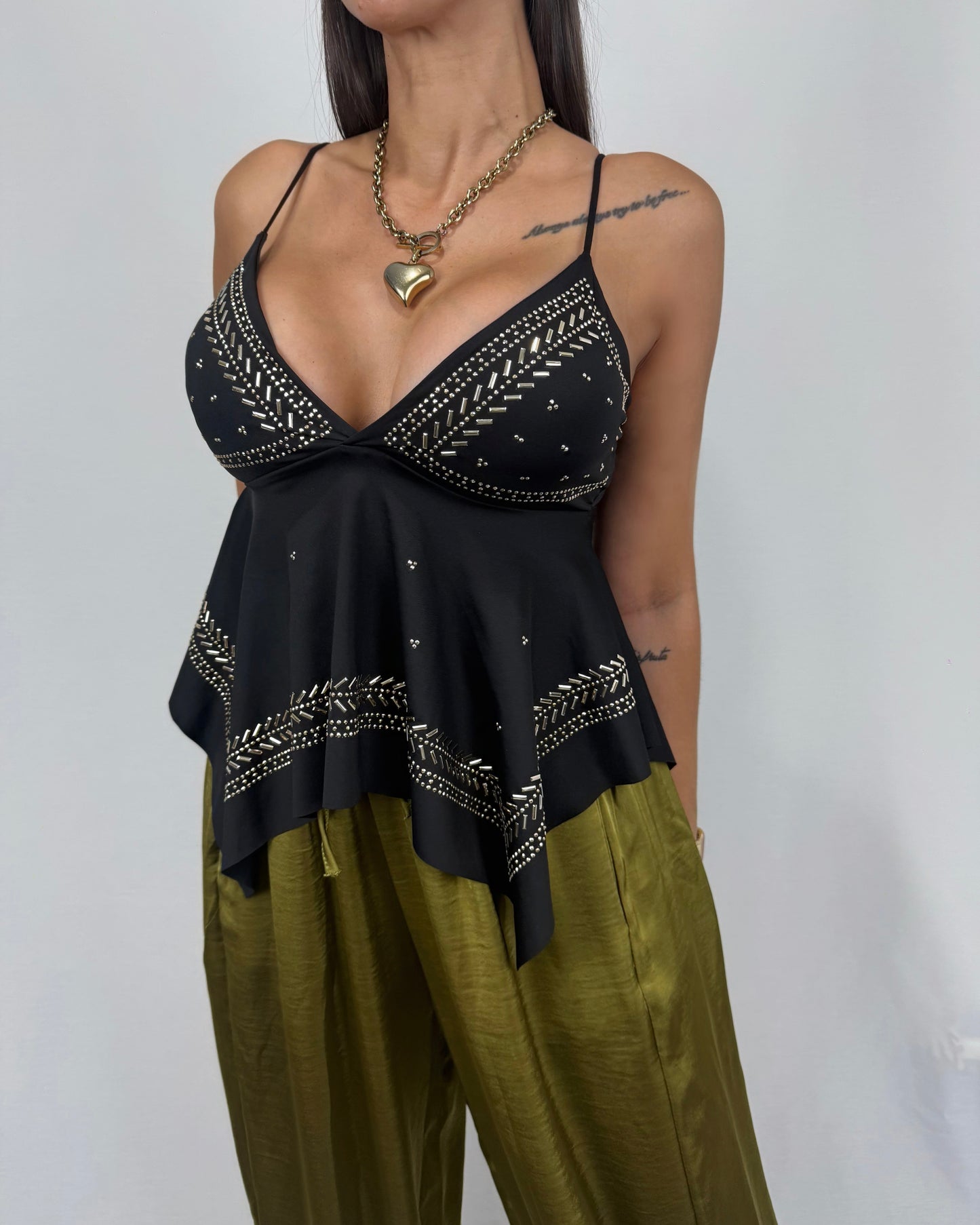 TOP BLACK DETAIL GOLD