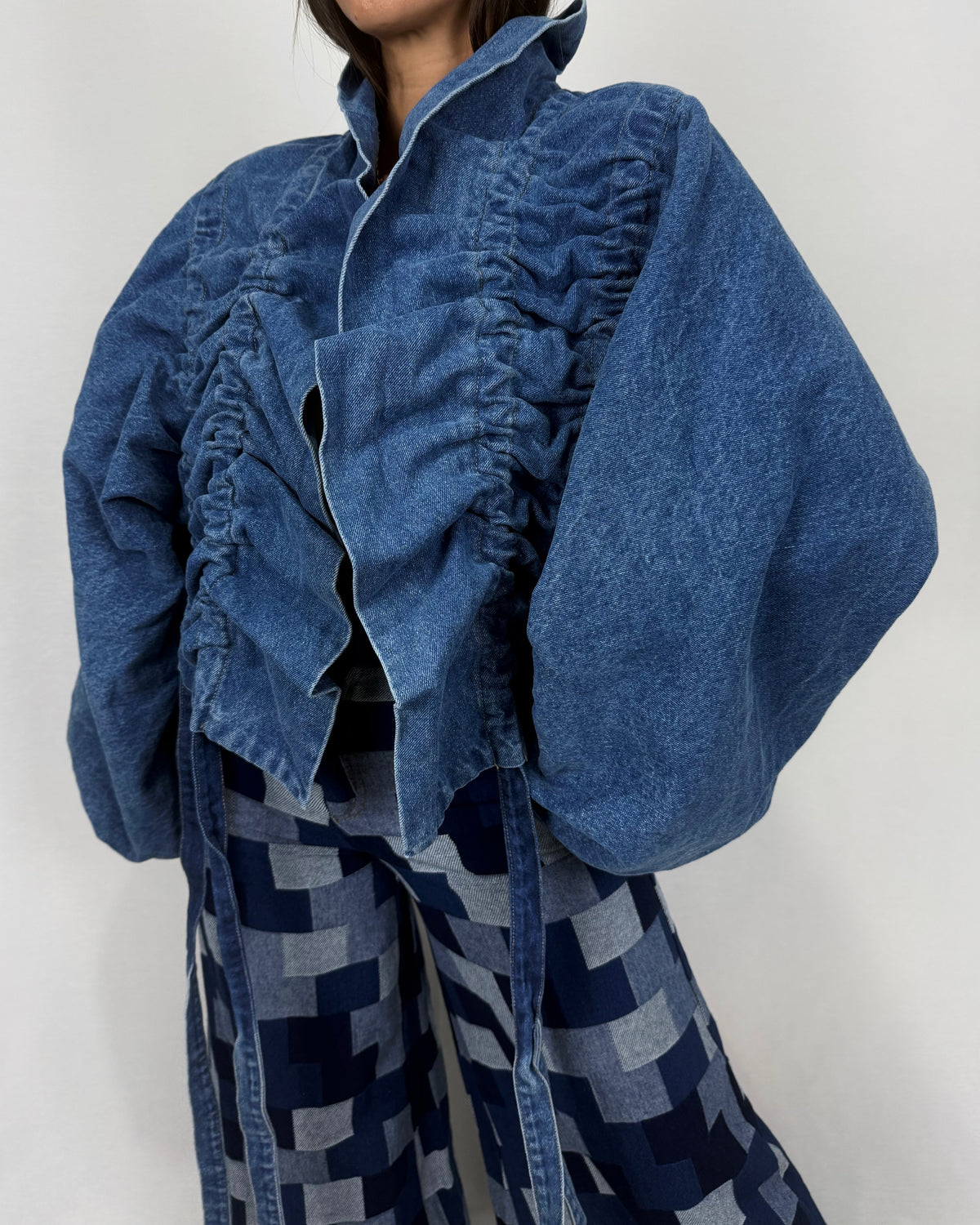 CHAQUETA DENIM FRUNCE
