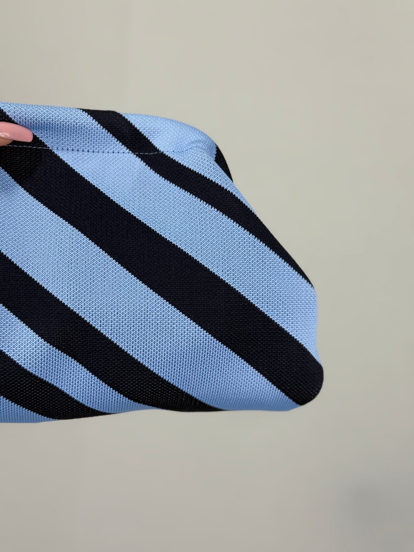 CLUTCH BLUE