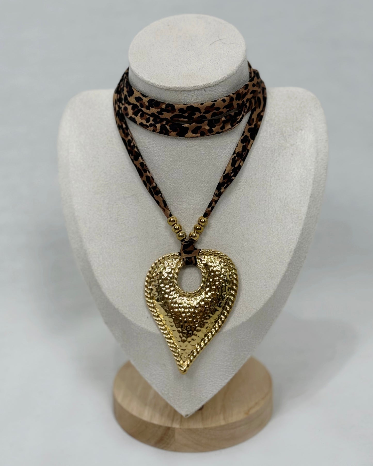COLLAR LEO CORA