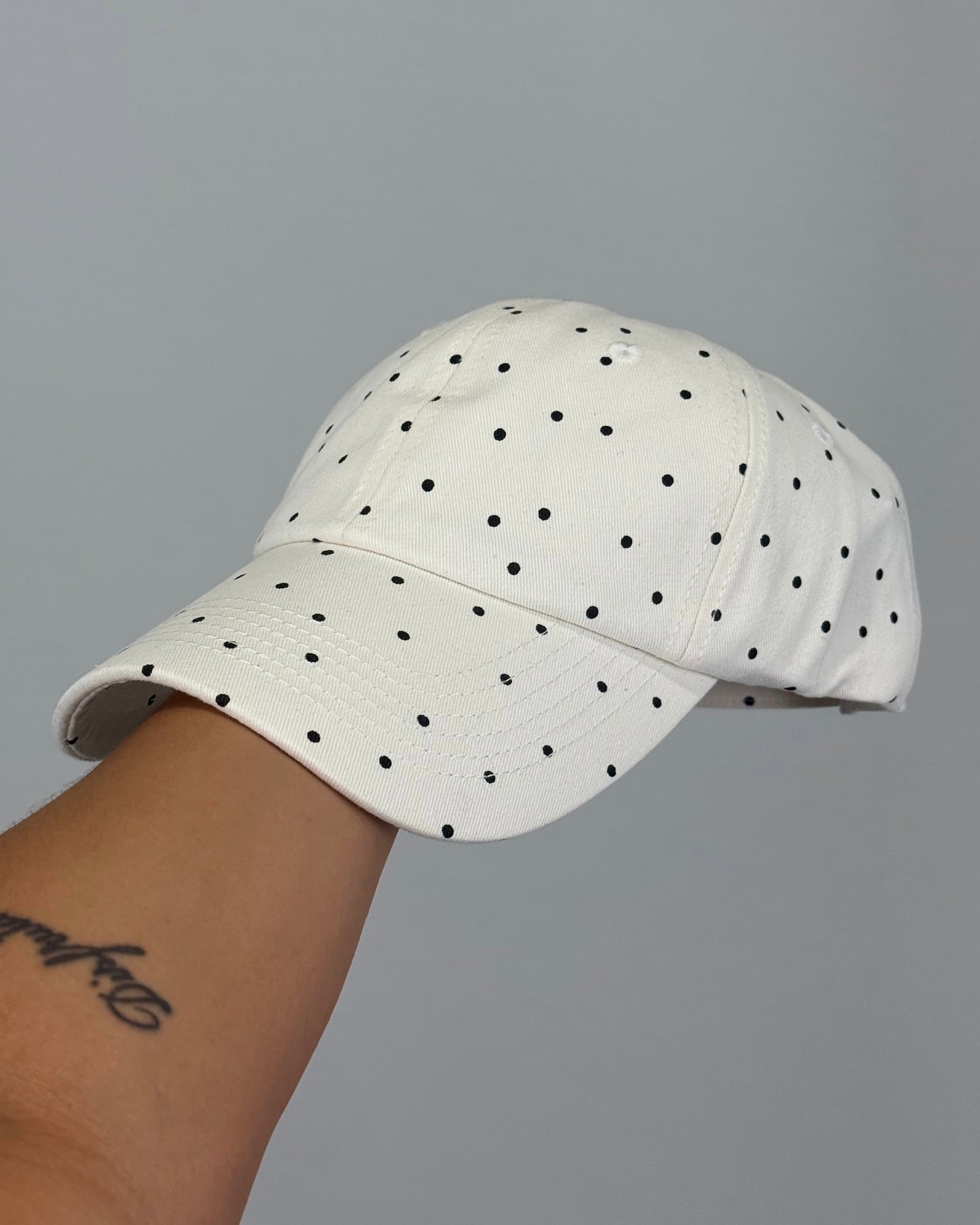 GORRA LUNARES WHITE