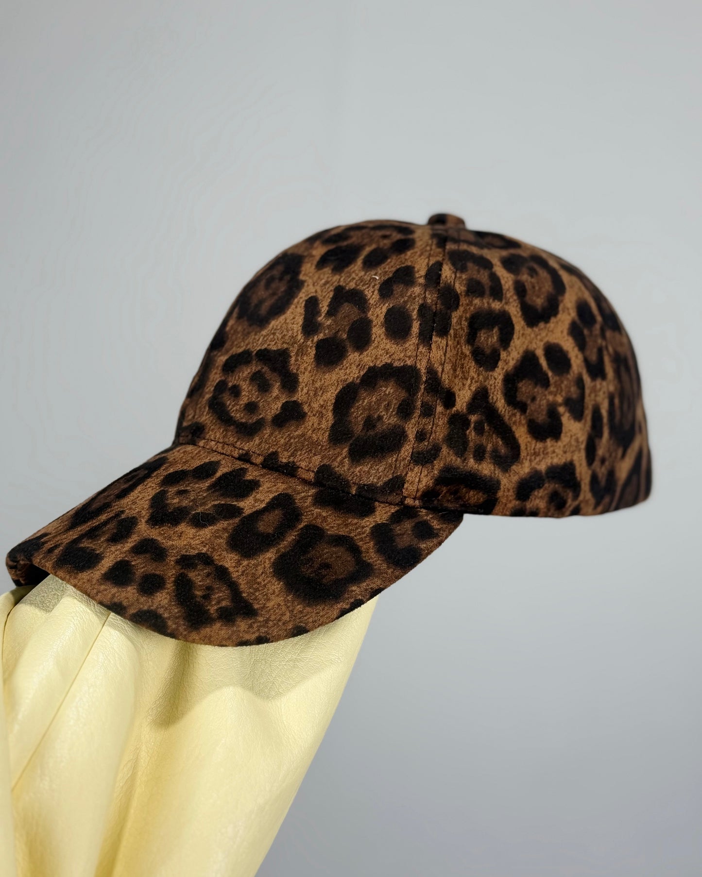 GORRA LEO BROWN