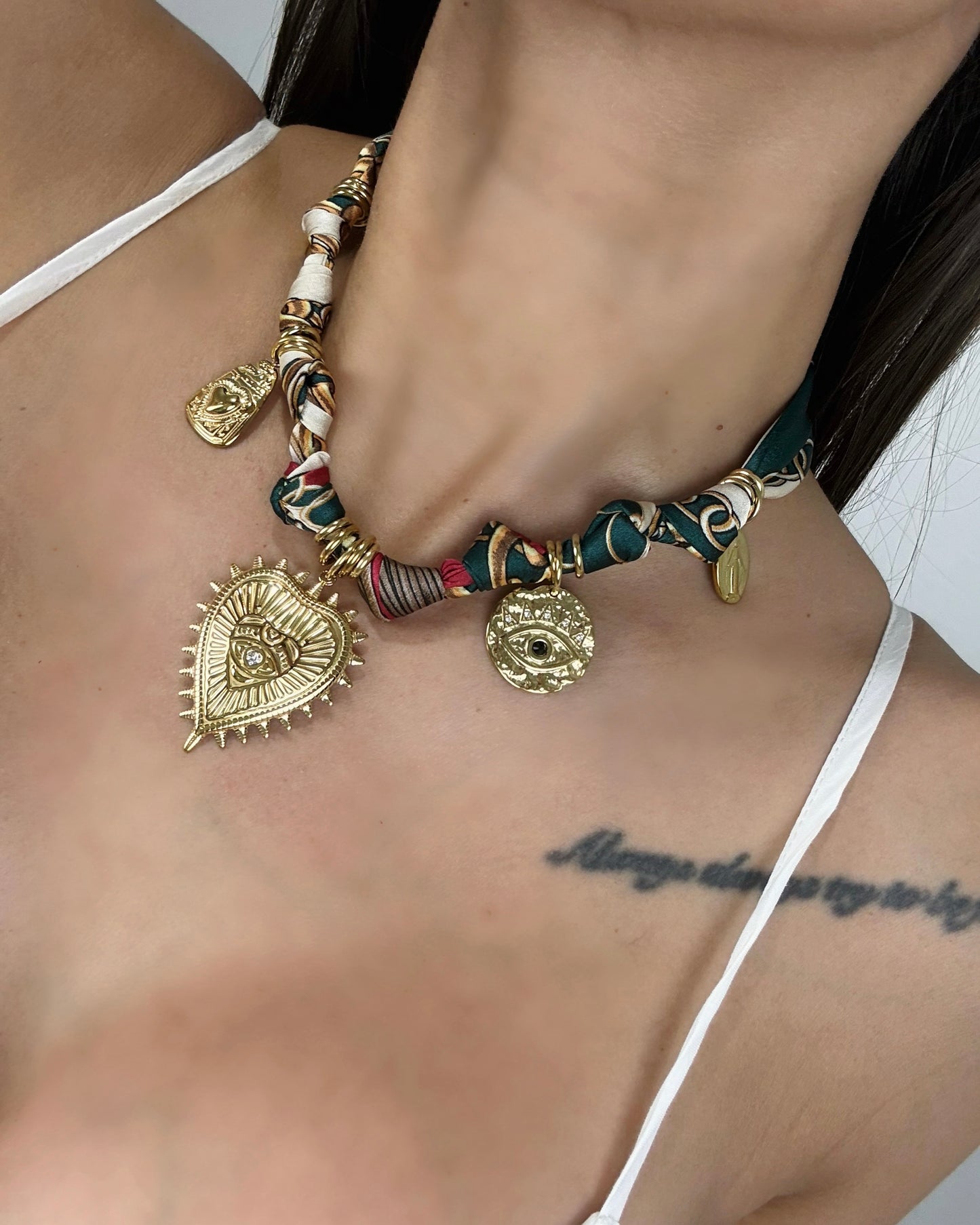COLLAR PAÑUELO ELIXIR