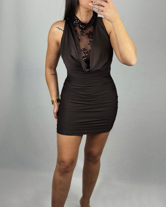 VESTIDO ESCOTE LENTEJUELAS MARRÓN