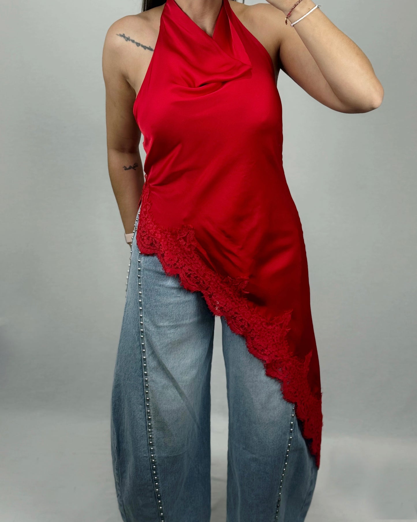 PANTALÓN DENIM TACHUELAS
