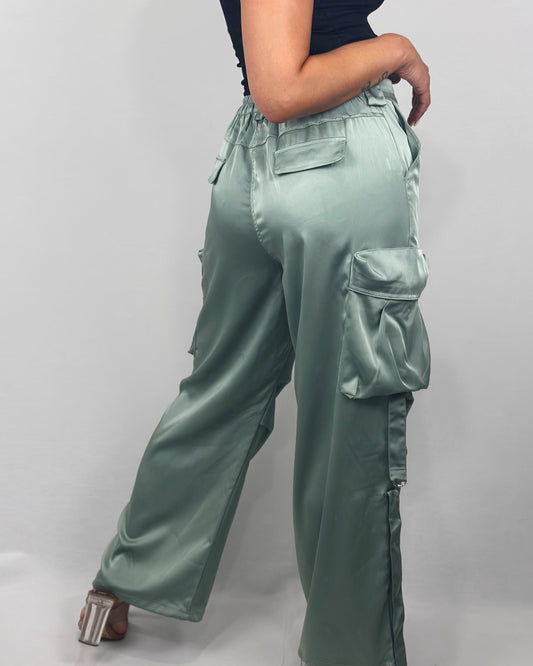 PANTALÓN SATINADO VERDE