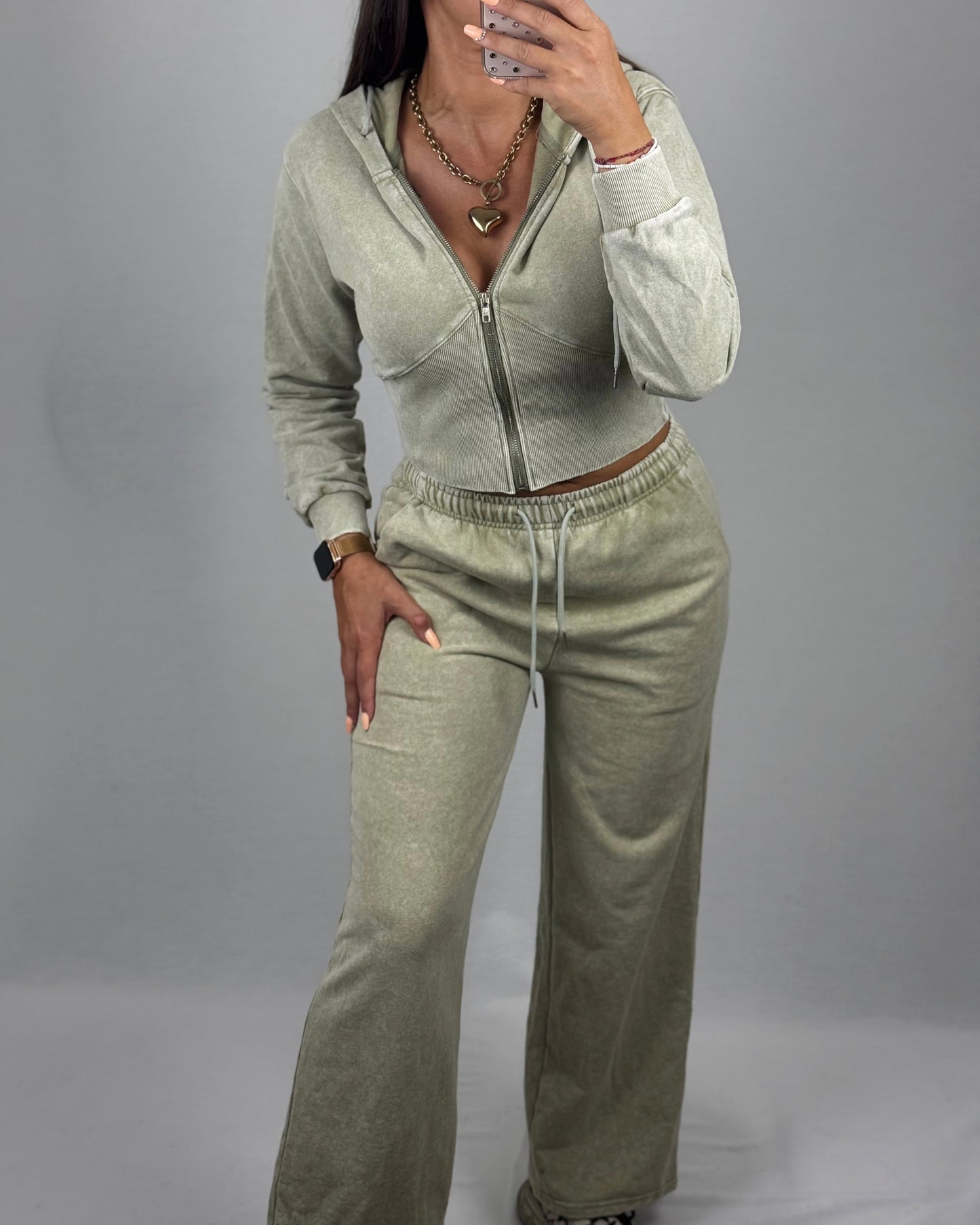 CONJUNTO VERDE DESGASTADO