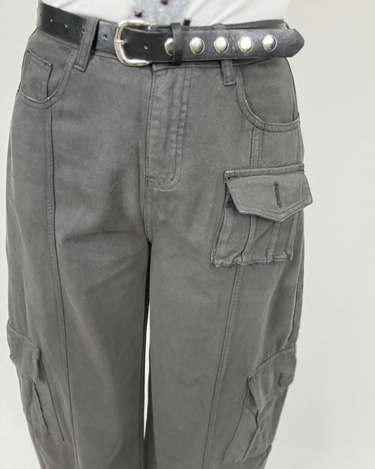 PANTALÓN DENIM GRIS