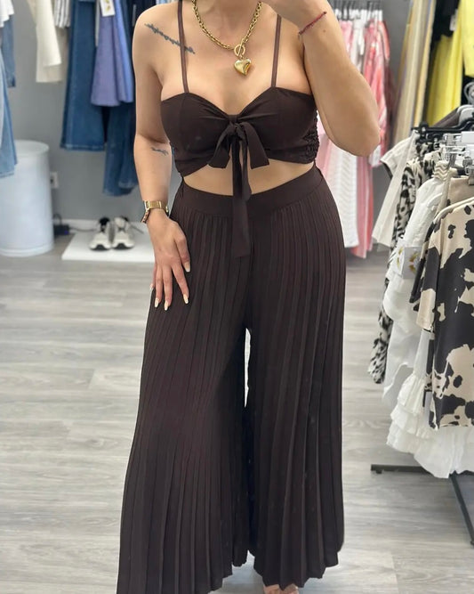 CONJUNTO PLISADO MARRÓN